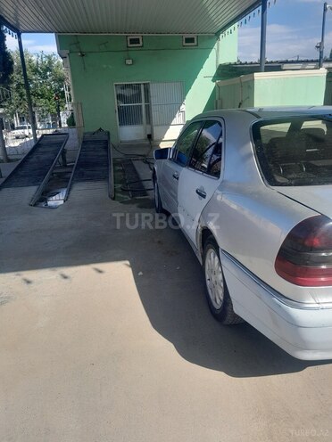 Mercedes C 180-5