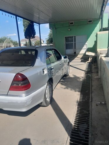 Mercedes C 180-4