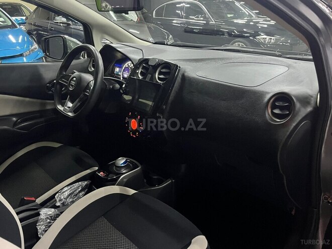 Nissan Note-9