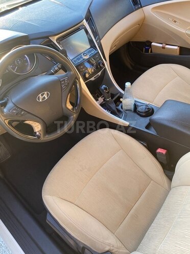 Hyundai Sonata-21