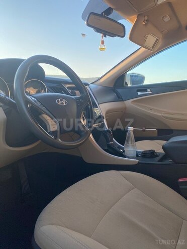 Hyundai Sonata-19