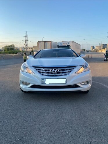 Hyundai Sonata-4
