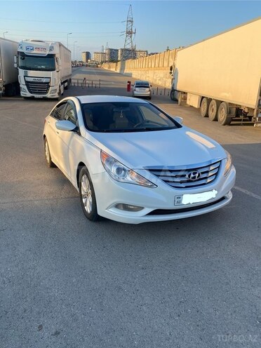 Hyundai Sonata-11