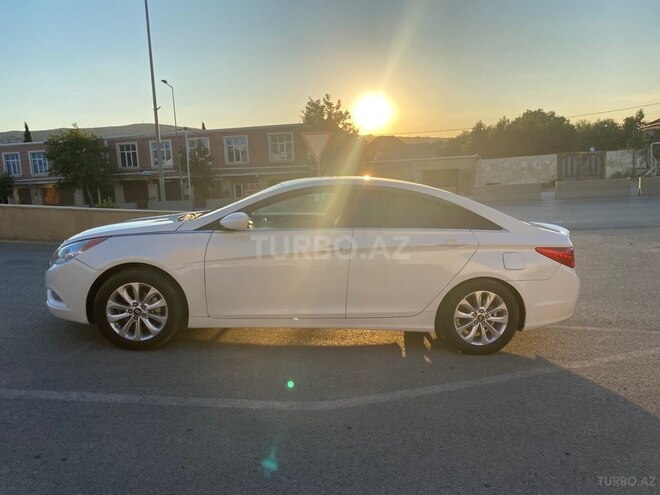 Hyundai Sonata-9