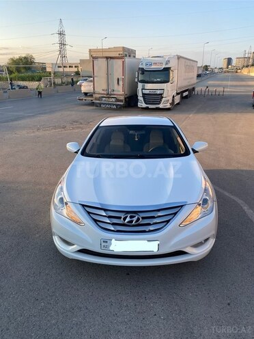 Hyundai Sonata-5