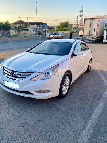 Hyundai Sonata-10