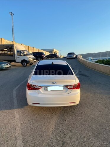 Hyundai Sonata-8