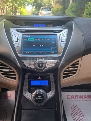 Hyundai Elantra-2