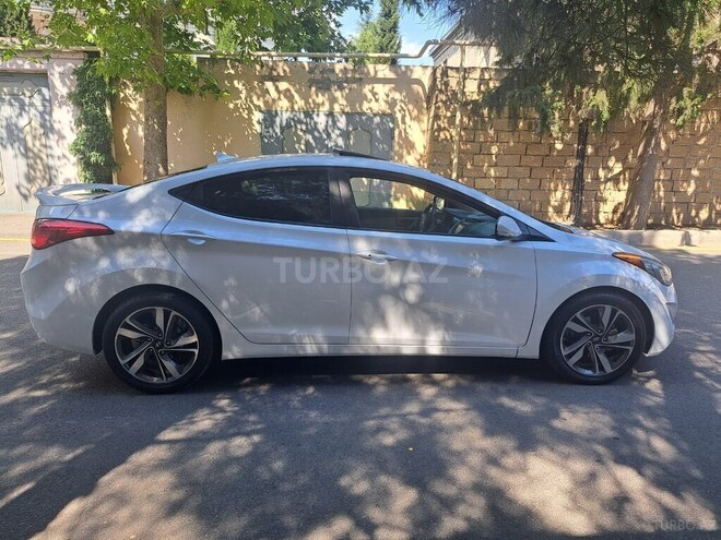 Hyundai Elantra-16