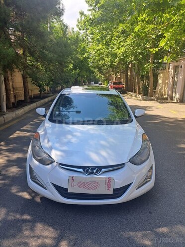 Hyundai Elantra-1