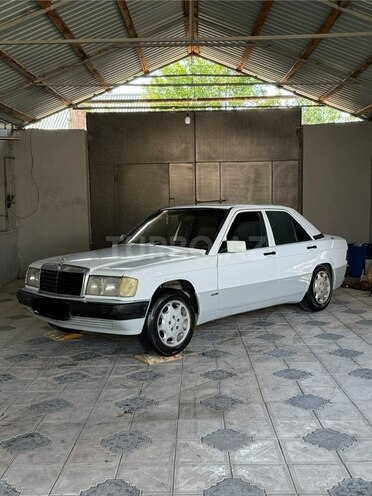 Mercedes 190-1