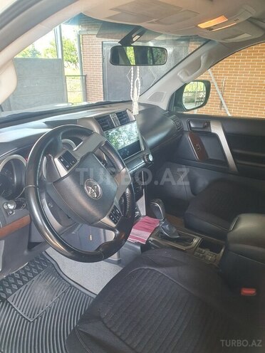 Toyota Land Cruiser Prado-9