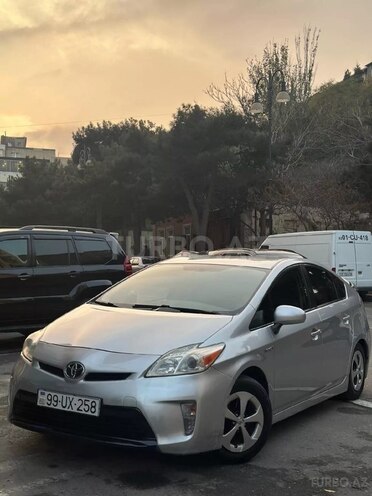 Toyota Prius-1