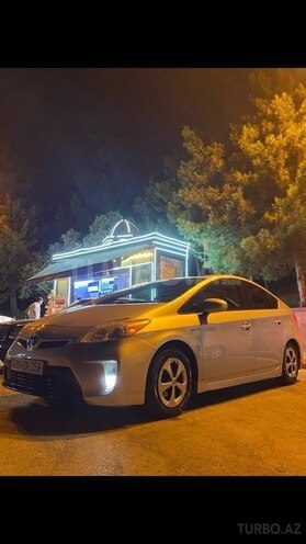 Toyota Prius-7