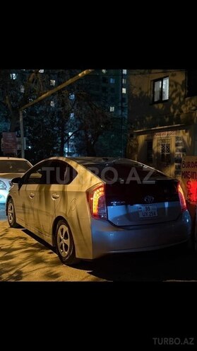 Toyota Prius-4