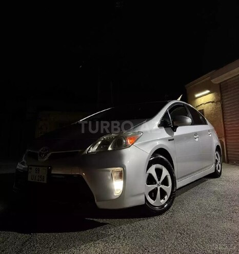 Toyota Prius-3