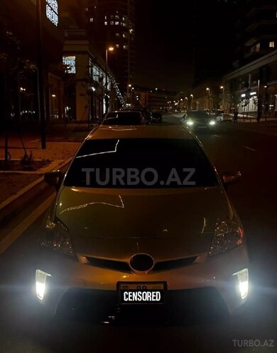 Toyota Prius-8