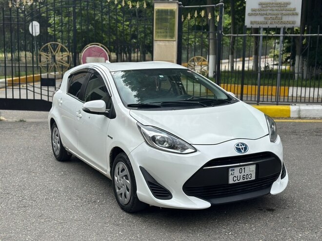 Toyota Aqua-2