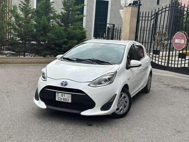 Toyota Aqua-3