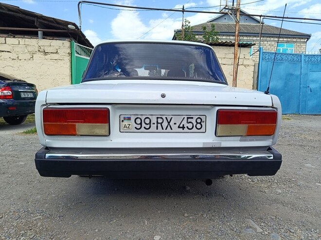 LADA (VAZ) 2107-2