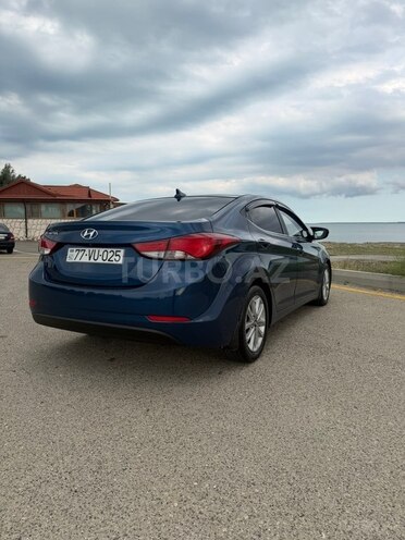 Hyundai Elantra-10