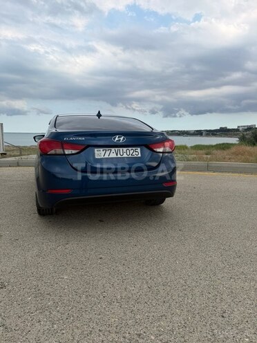 Hyundai Elantra-8