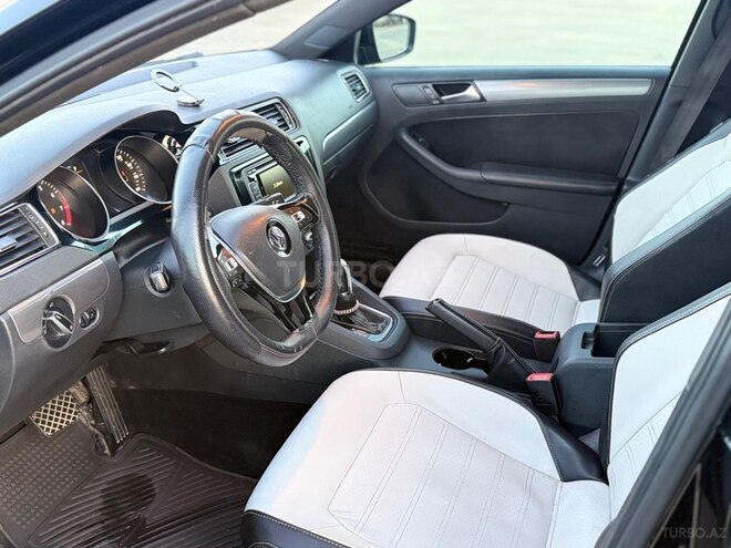 Volkswagen Jetta-19