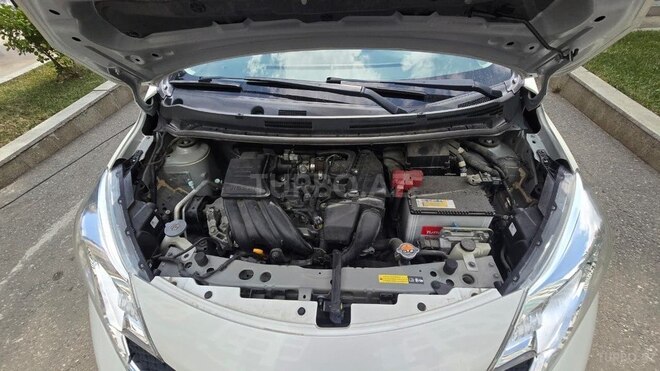 Nissan Note-7