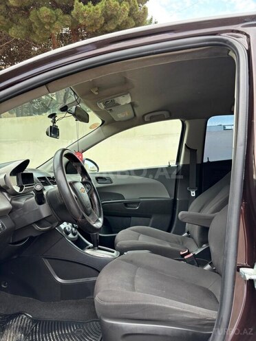 Chevrolet Aveo-7