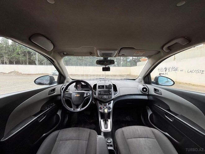 Chevrolet Aveo-10