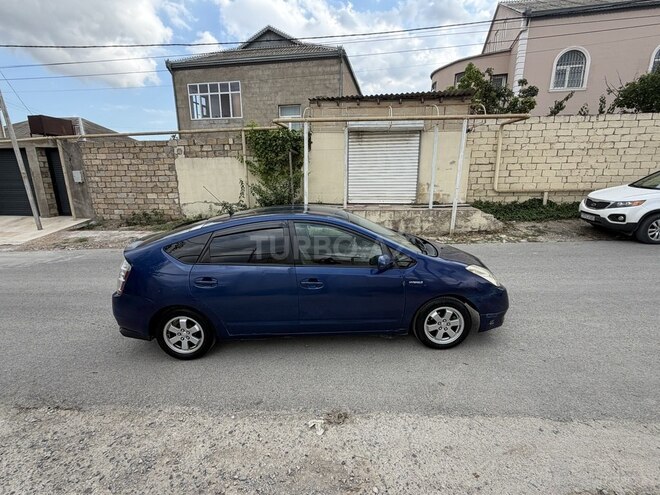 Toyota Prius-12
