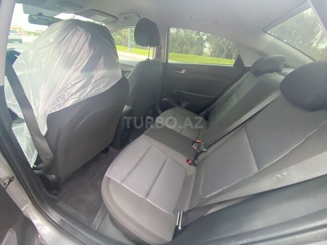 Hyundai Accent-5
