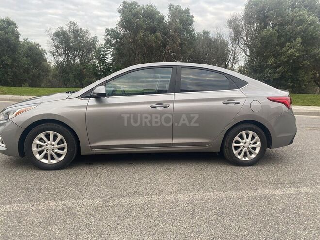 Hyundai Accent-3