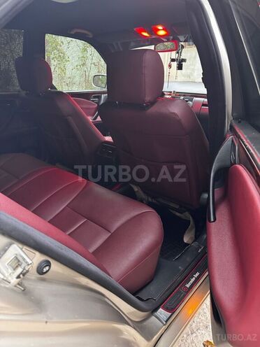 Mercedes E 220-13