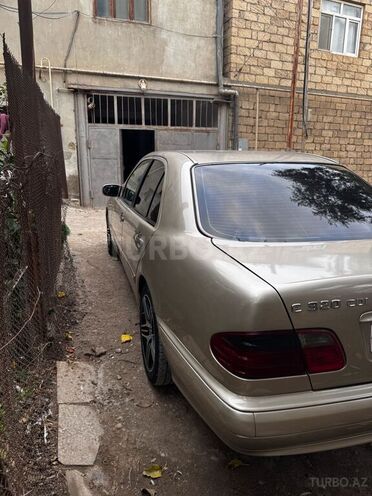 Mercedes E 220-9