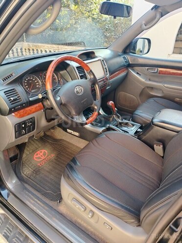 Toyota Land Cruiser Prado-5
