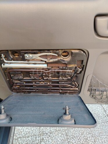 Toyota Land Cruiser Prado-8