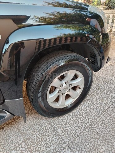 Toyota Land Cruiser Prado-12