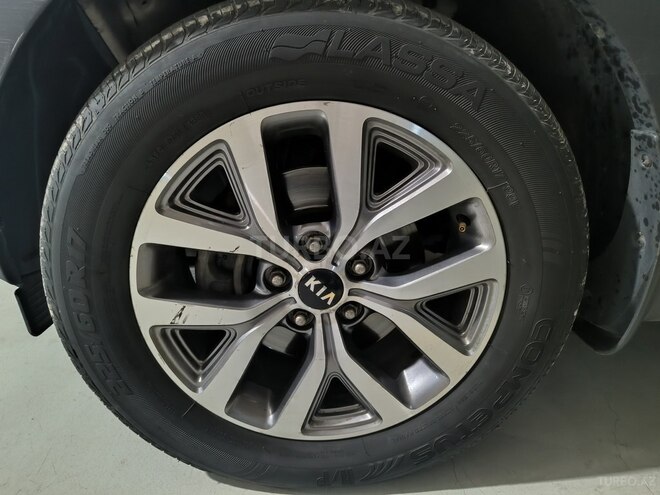 Kia Sportage-12