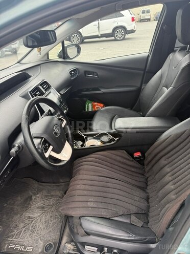 Toyota Prius-5