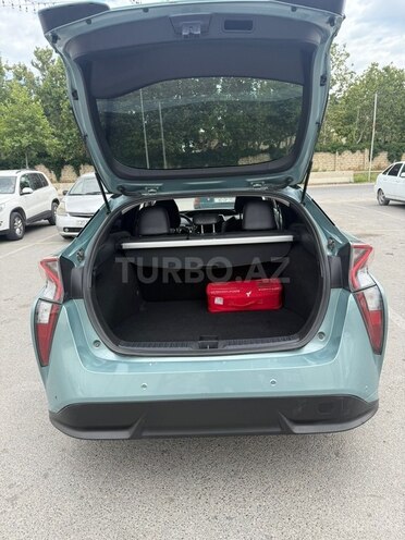 Toyota Prius-8