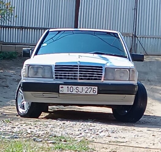 Mercedes 190-1