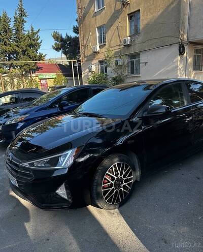 Hyundai Elantra-3
