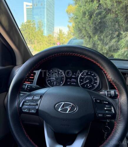 Hyundai Elantra-4