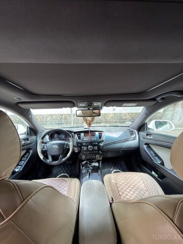 Kia Cadenza-11