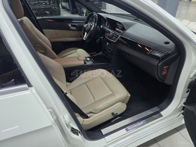 Mercedes E 250-11