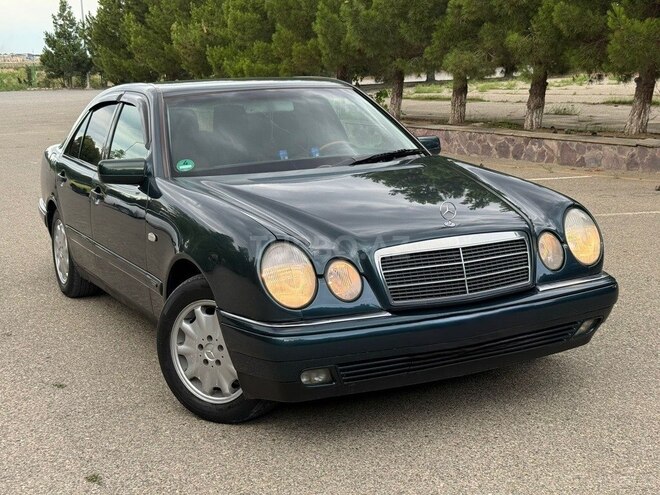 Mercedes E 240-18