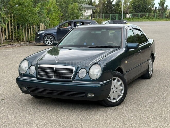 Mercedes E 240-16
