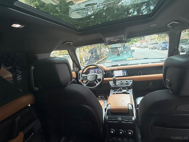 Land Rover Defender-8