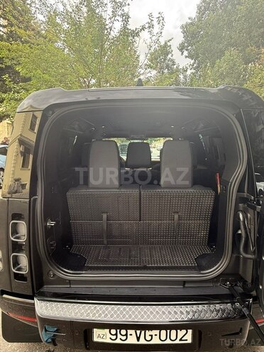 Land Rover Defender-7